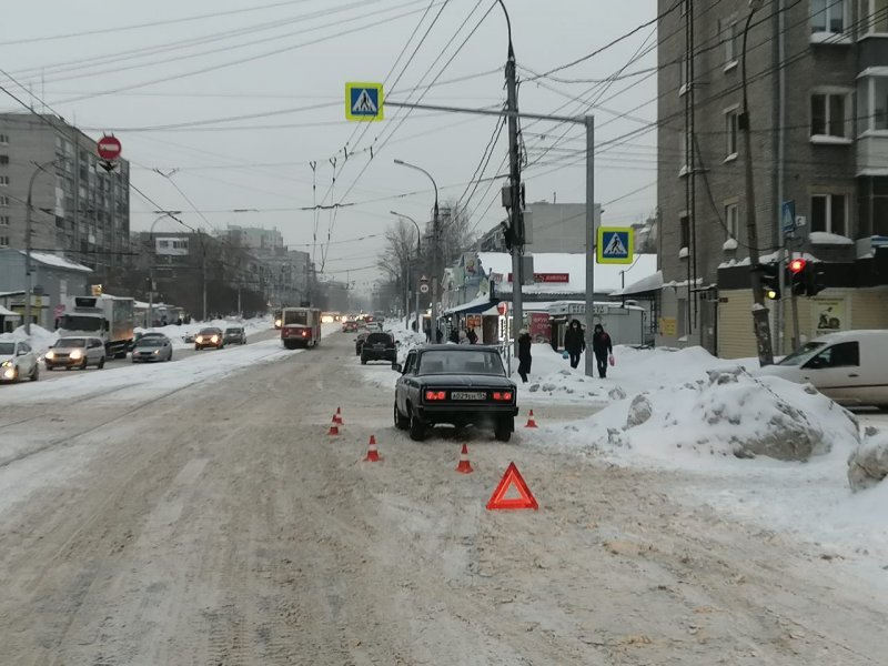 Семилетнюю девочку сбили на переходе в Новосибирске