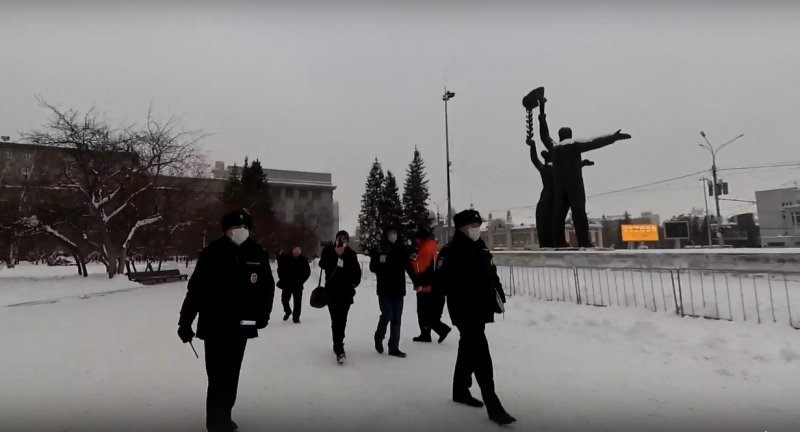 Протесты, перекрытия и задержания: центр Новосибирска 7 февраля