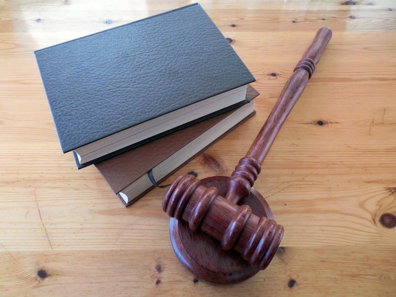 Новосибирец пойдет под суд за удушение сожительницы шнуром от чехла телефона
