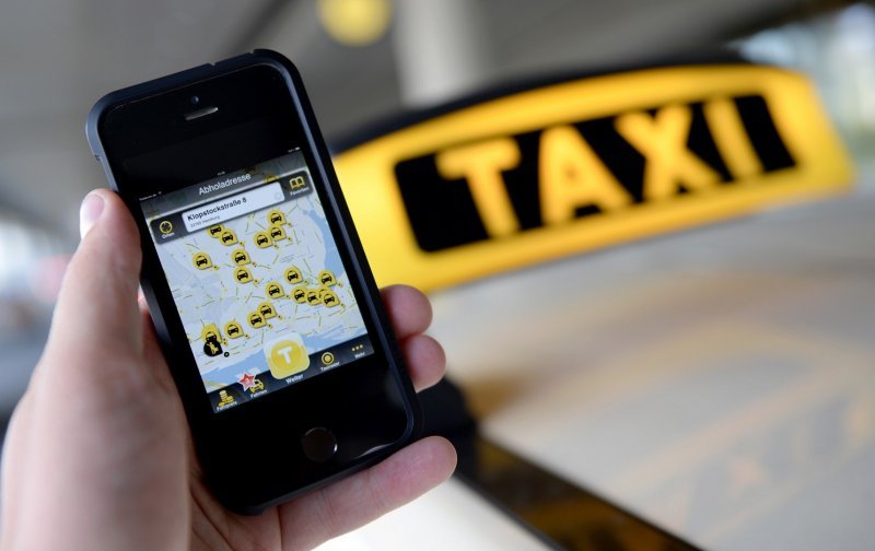 «Взлетели в три раза»: такси проверят после жалоб на цены в непогоду