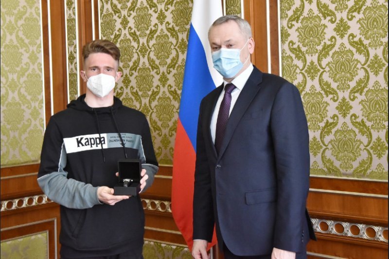 После триумфального выступления на чемпионате мира по биатлону в Новосибирск вернулся трехкратный чемпион Денис Иродов