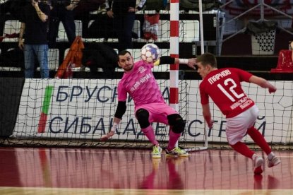 Мини-футбол: «Сибиряк» вышел в четвертьфинал плей-офф Высшей лиги