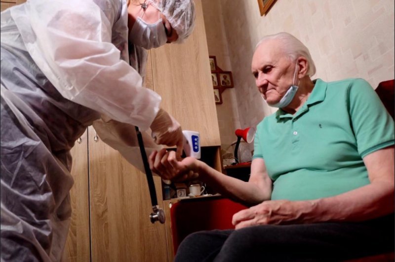 Вакцинация от коронавируса в Новосибирской области переносится на дом
