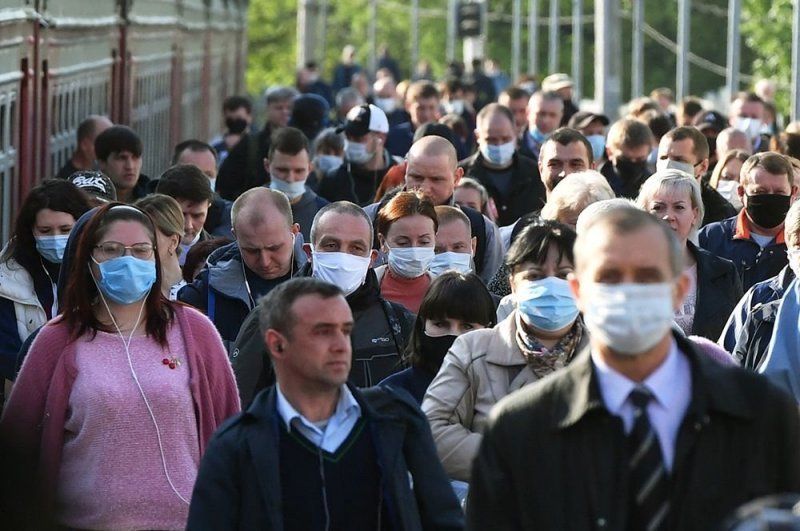 Новосибирцы встретят май в масках и с социальной дистанцией