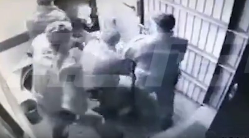 Появилось видео стрельбы в суде, где мужчина был убит при попытке побега