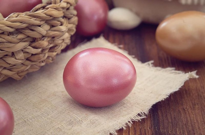 Красим яйца к Пасхе по-новому: пять оригинальных способов