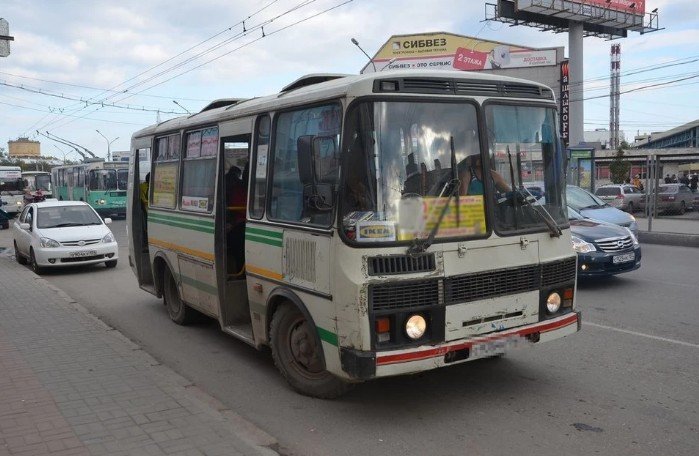 Несмотря на федеральный запрет, детей высадили из автобуса посреди дороги в Ленинском районе