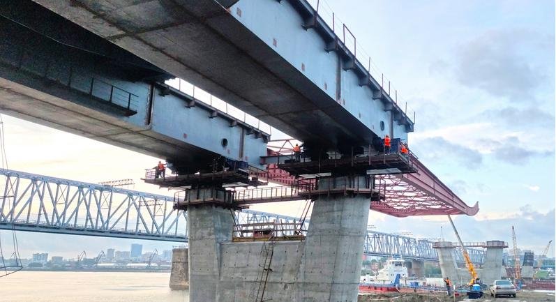 Строители надвинули 102 метра конструкции четвертого моста