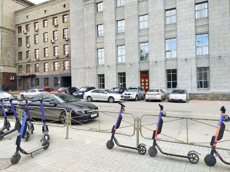 Навести порядок на тротуарах призвал первый зампред Заксобрания Новосибирской области