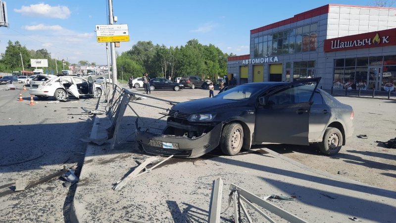 Смертельный поворот на Большевичке: один из водителей погиб на месте