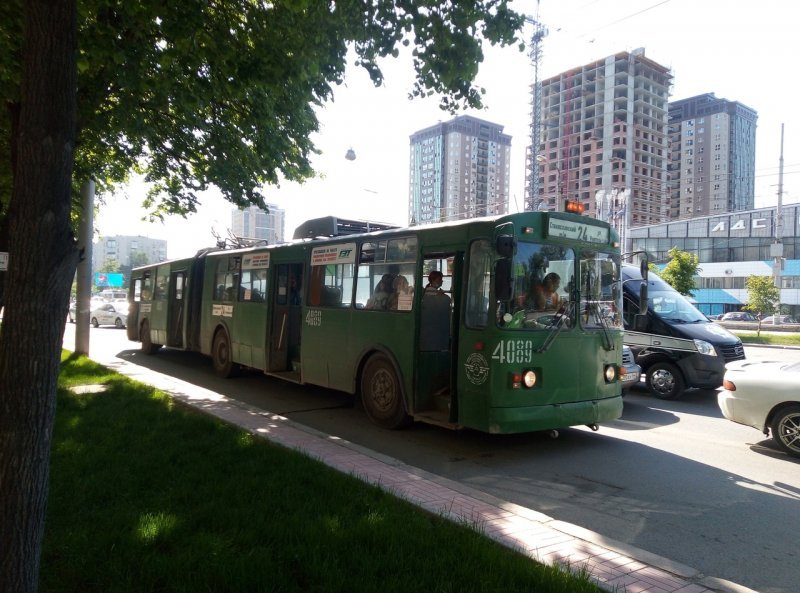 Стоят трамваи и троллейбусы: семь трансформаторных подстанций отключены в Новосибирске