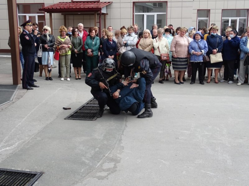 В школах Новосибирской области прошли антитеррористические учения по сценарию Казани