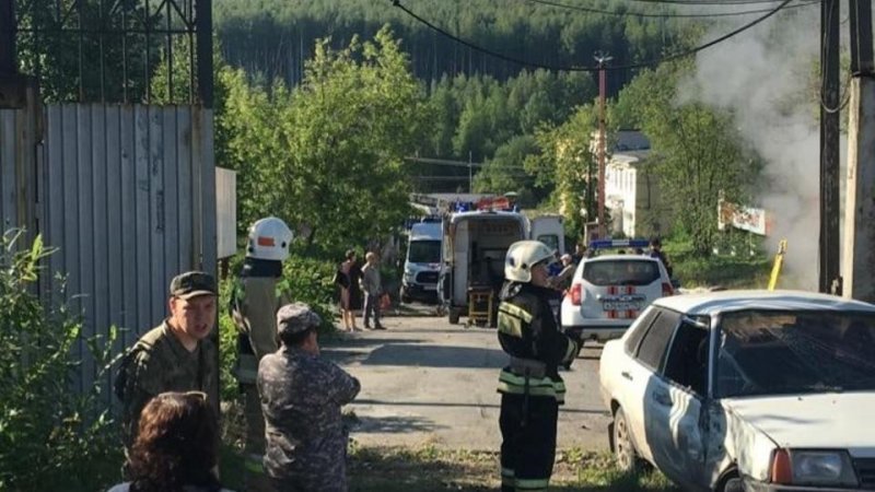 Шесть человек погибли, 15 получили травмы: что известно о наезде автобуса на остановку в Свердловской области