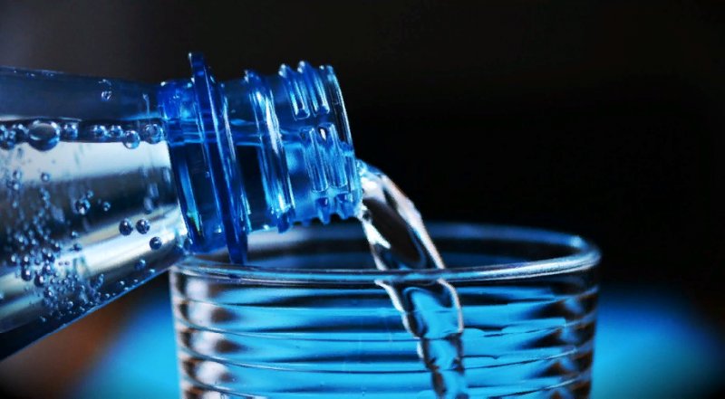 Поставлена точка: популярный миф о пользе трех литров воды в день развеян