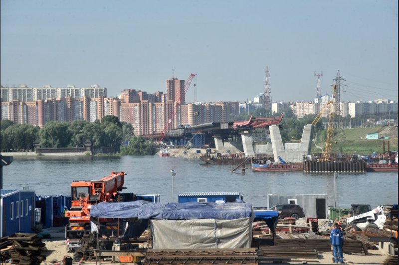 В Новосибирске приступили к сооружению пилона для четвертого моста
