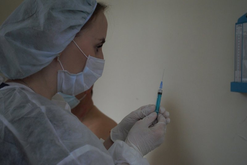 Обязательную вакцинацию от коронавируса ввели в регионе Сибири