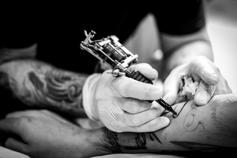 «Наколоть судьбу»: самые опасные татуировки, о смысле которых многие не знают