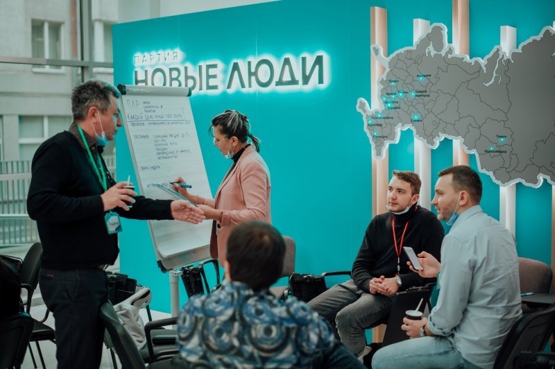 В Новосибирске партия «Новые люди» презентовала список критериев оценки мэров