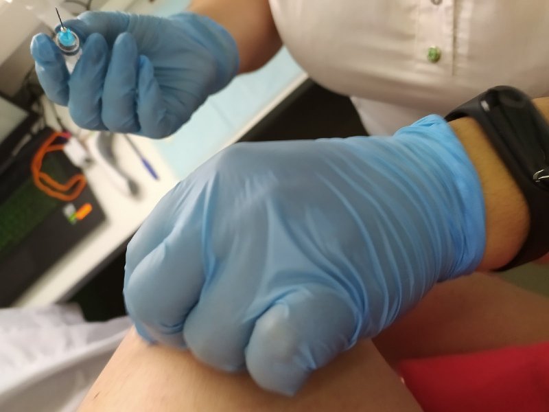Новую партию вакцины от коронавируса получила Новосибирская область