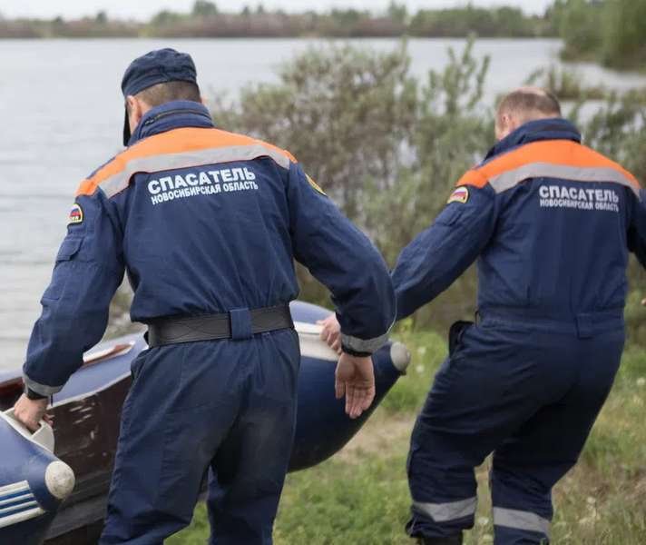 Разложившееся мужское тело прибило к берегу в Бердске