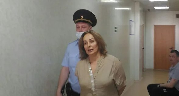 Арестованную за крупную растрату главного детского психиатра СФО отпустили под подписку