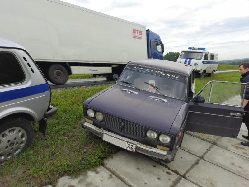 «Не на чем доехать до дома»: под Новосибирском на угнанном автомобиле задержан пьяный гонщик без прав