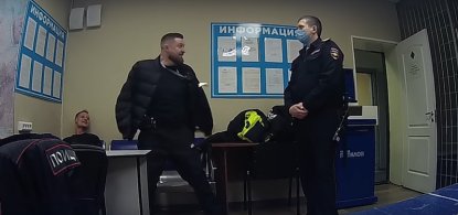 В Новосибирске оштрафовали авиадебошира, который обложил матом пассажиров и полицейских