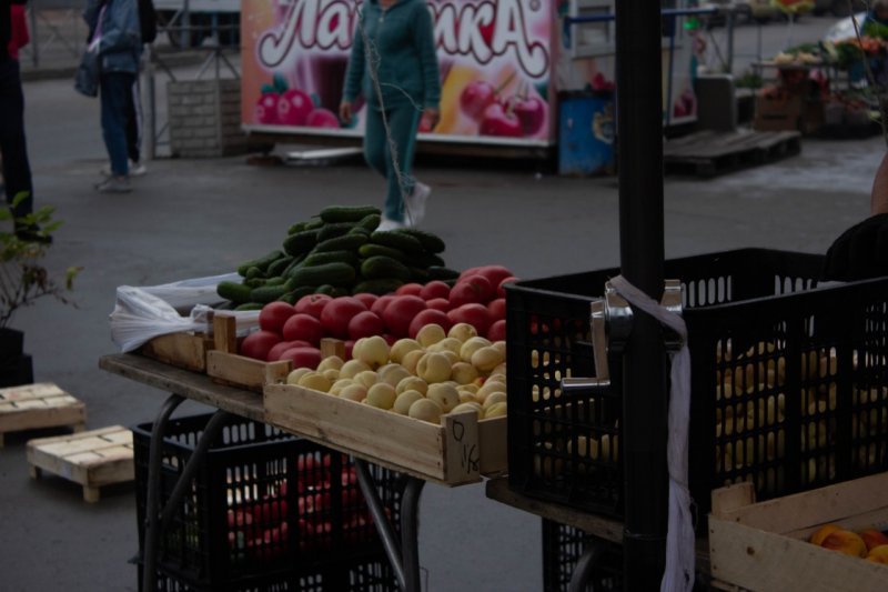 «Устроили базар восточный»: у нелегальных торговцев в Новосибирске начали изымать товар