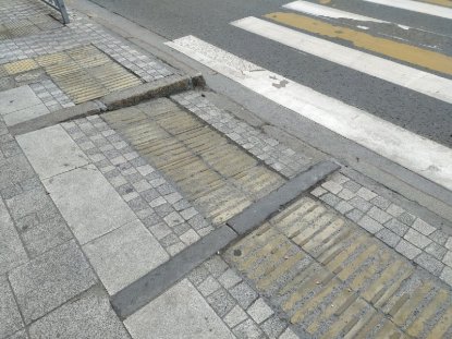 На Красном проспекте будут менять уложенную в рамках БКД в 2019 году тротуарную плитку