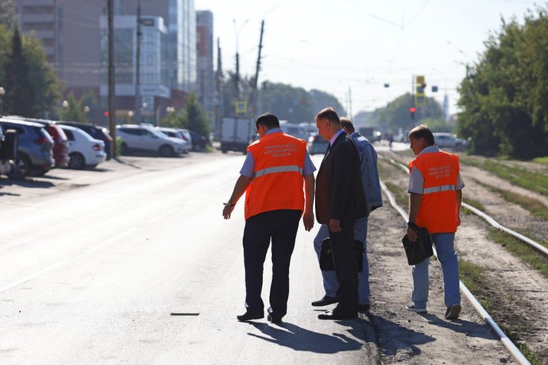 Многочисленные нарушения при ремонте улиц обнаружил «Дорожный контроль» в Октябрьском районе Новосибирска