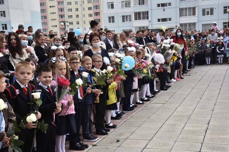 Губернатор Андрей Травников поздравил учеников новосибирских школ с Днем знаний