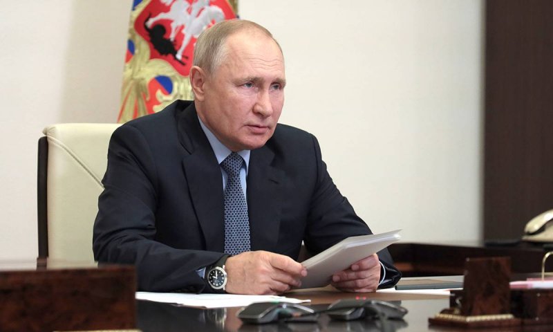 Военным и правоохранителям выплатят по 15 тысяч рублей по указу Путина