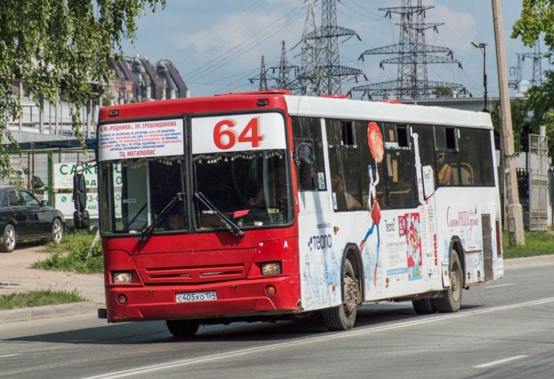 За долги судебные приставы арестовали два новосибирских автобуса №64