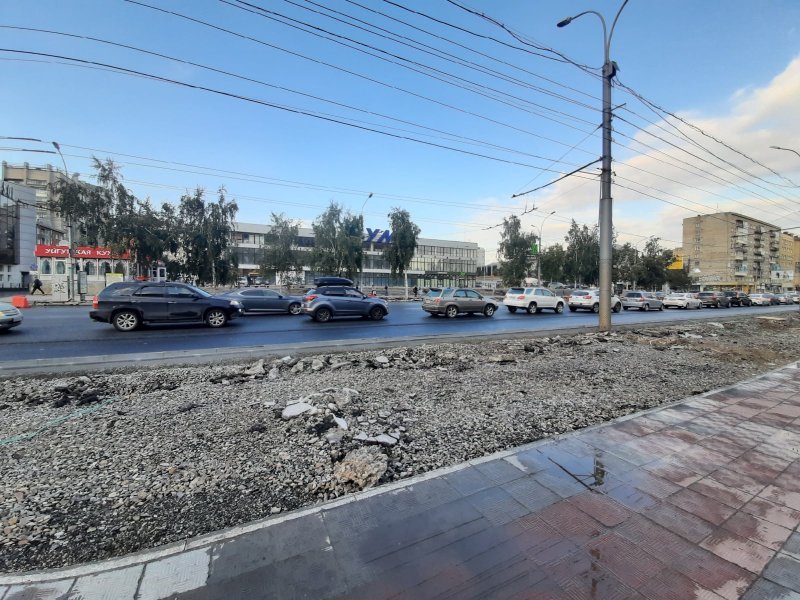 Мэрия Новосибирска зачищает Вокзальную магистраль от парковок, деревьев и рекламы