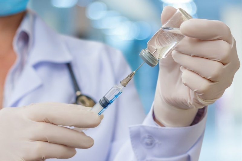 Помогает ли прививка против гриппа от заражения ковидом? Рассказываем подробности
