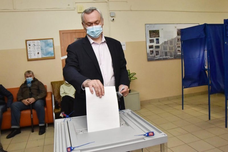 Губернатор Андрей Травников принял участие в голосовании на выборах депутатов Государственной Думы 