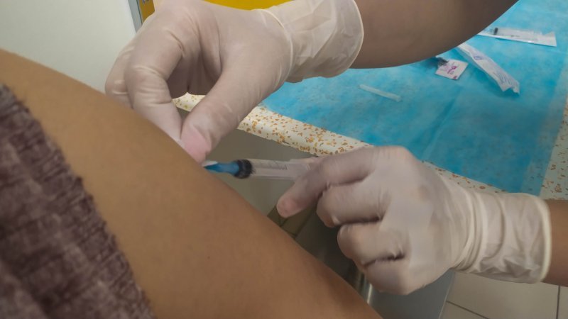 Студентов массово вакцинируют от COVID-19 в Новосибирске