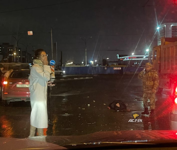 На площади Труда сбит мужчина: он просил милостыню на дороге