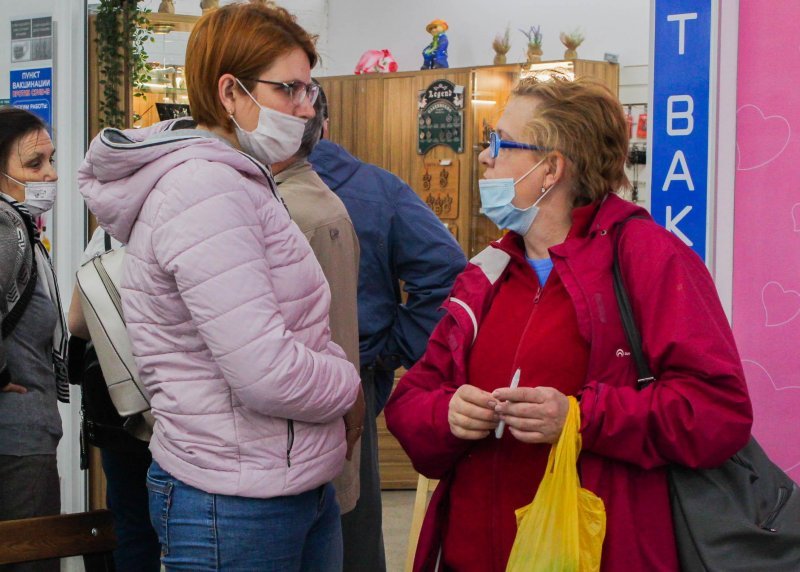 «Надо носить маски»: вирусолог заявил о начале четвертой волны коронавируса 