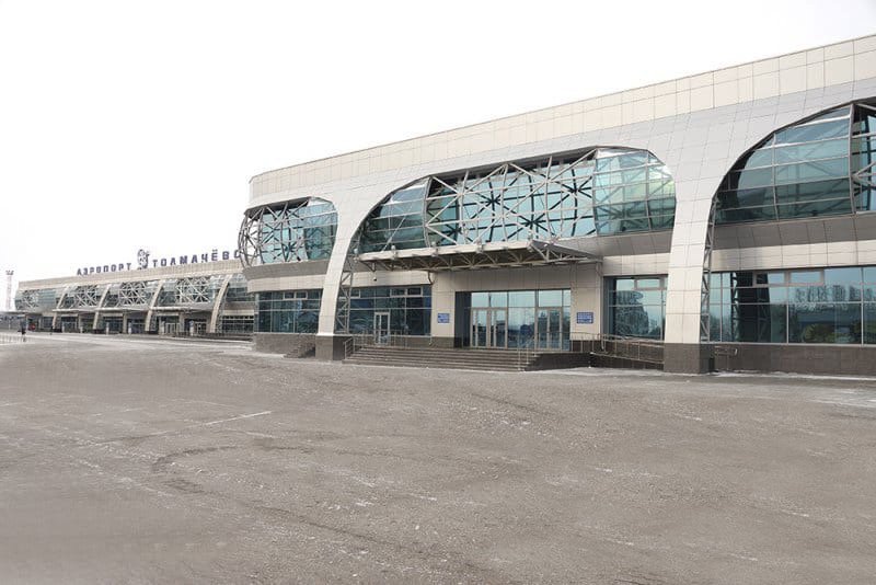 Нетерпеливого курильщика выгнали из самолета в Новосибирске