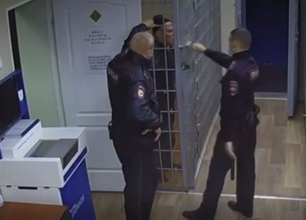 Глава СК Бастрыкин взял на контроль дело о нападении на полицейского в Новосибирске