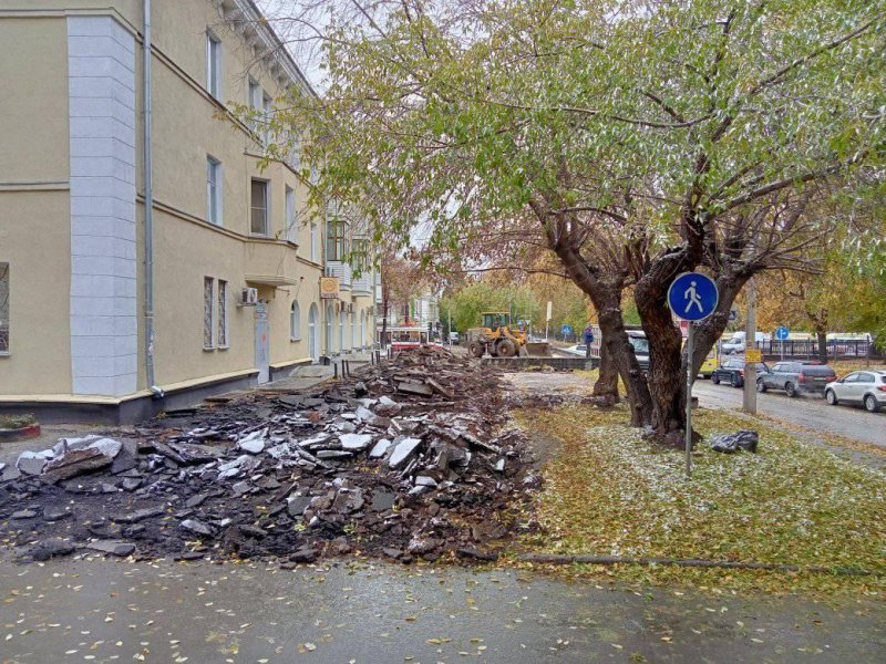Новосибирцев шокировал начавшийся в снегопад ремонт улицы Богдана Хмельницкого