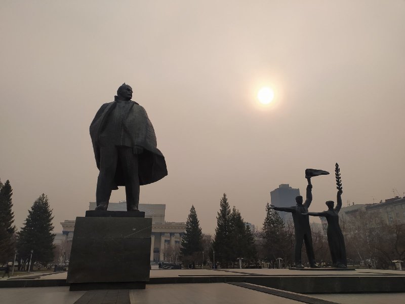 «На улицу не выходить»: в Новосибирске вновь зафиксировали высокий уровень загрязнения воздуха