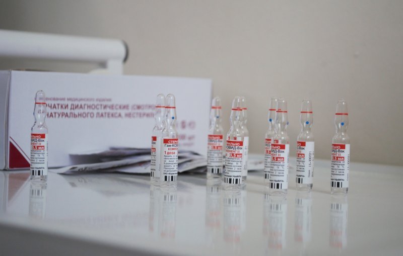 «Из-за этого сокращается финансирование медицины»: новосибирец создал петицию об отмене обязательной вакцинации от COVID-19
