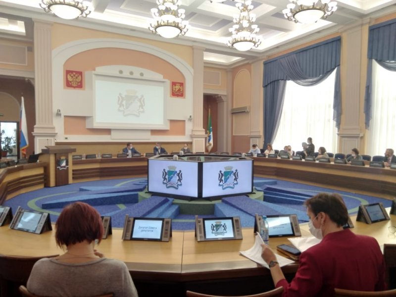 Мэрия Новосибирска поднимает зарплату чиновникам