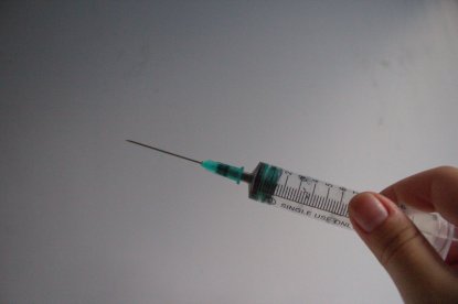 Аллерголог-иммунолог рассказала, как избежать вакцинации от COVID-19