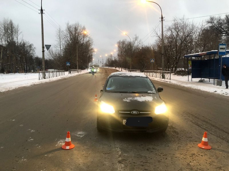 Молодой водитель на «Форде» сбил женщину с ребенком на руках в Новосибирске