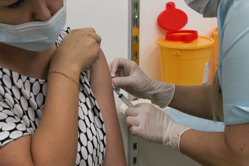 Постановление санитарного врача: курьеры и гостиничные работники будут вакцинированы от COVID-19