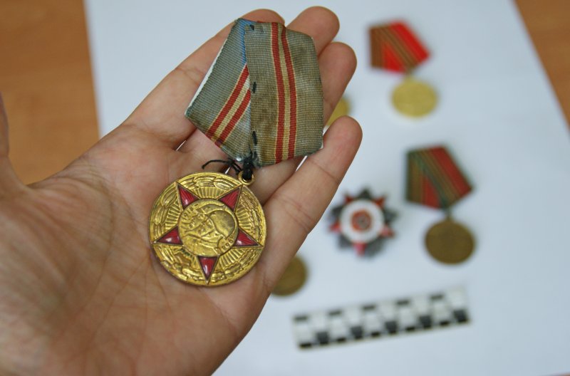 Иностранец отделался условным сроком за попытку вывоза советских и российских орденов и медалей