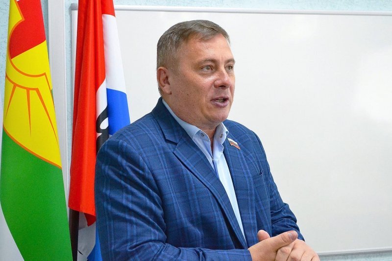 Депутат Заксобрания Поповцев, которого подозревают в присвоении зарплаты помощницы, владеет несколькими фирмами